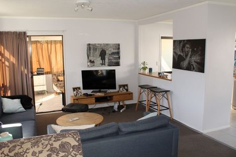 Photo of property in 1/9 Thistledew Place, Bayview, Auckland, 0629