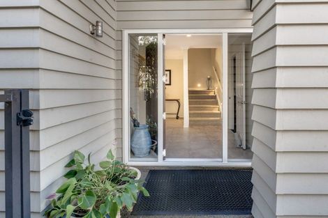 Photo of property in 5 Seymour Road, Mellons Bay, Auckland, 2014