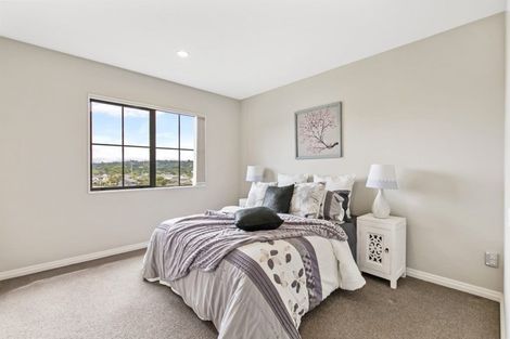 Photo of property in 99 Laurel Oak Drive, Schnapper Rock, Auckland, 0632