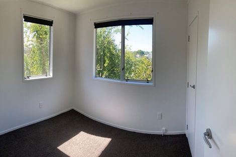 Photo of property in 1 Kayle Glen, West Harbour, Auckland, 0618