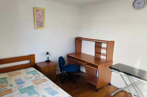 Photo of property in 10 Crystal Avenue, Glendene, Auckland, 0602