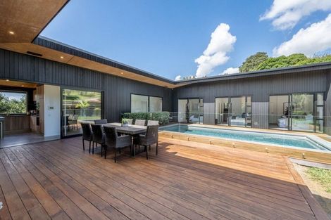 Photo of property in 27 Brownhill Road, Whitford, Manurewa, 2576