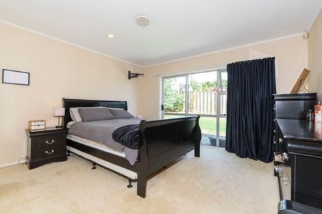 Photo of property in 5 Nor'east Drive, Northcross, Auckland, 0632