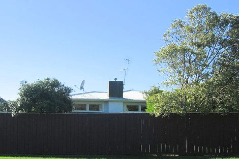 Photo of property in 37 Mazengarb Road, Paraparaumu Beach, Paraparaumu, 5032