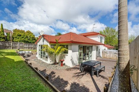 Photo of property in 15 Arirang Rise, Pinehill, Auckland, 0632