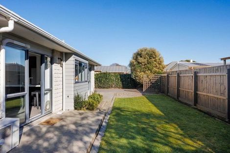 Photo of property in 2 Pinedale Parade, Milson, Palmerston North, 4414