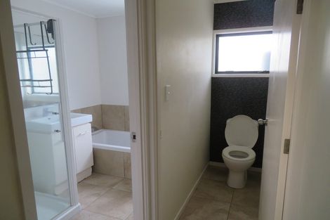 Photo of property in 3 Merrill Place, Birkdale, Auckland, 0626