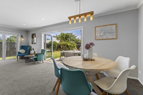 Photo of property in 15 Gallipoli Place, Paraparaumu, 5032