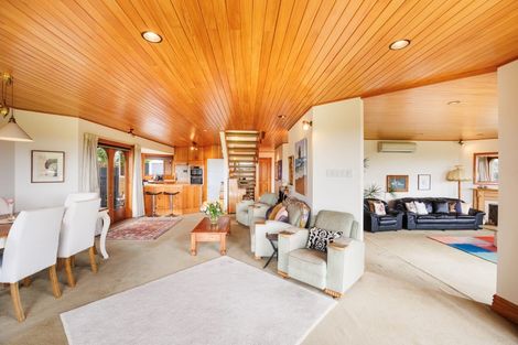 Photo of property in 96 Clifton Terrace, Fitzherbert, Palmerston North, 4410