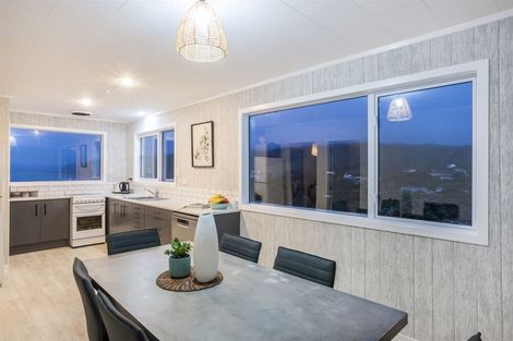 Photo of property in 18 Raroa Place, Pukerua Bay, 5026