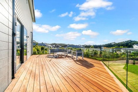Photo of property in 6 Wheki Place, Swanson, Auckland, 0614