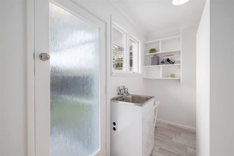 Photo of property in 100 Avondale Road, Avondale, Christchurch, 8061