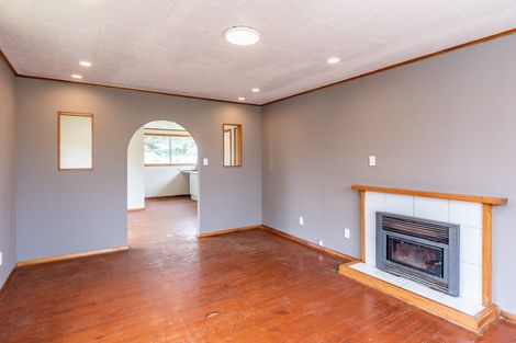 Photo of property in 25 Matahourua Crescent, Cannons Creek, Porirua, 5024