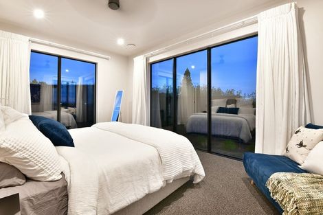 Photo of property in 240 Hillcrest Road, Wainui, 0931