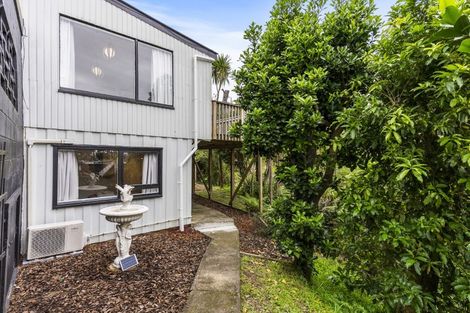 Photo of property in 22 Rosecamp Road, Beach Haven, Auckland, 0626