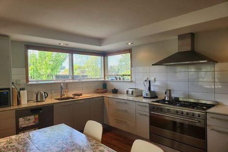 Photo of property in 1 Burrows Place, Ilam, Christchurch, 8041