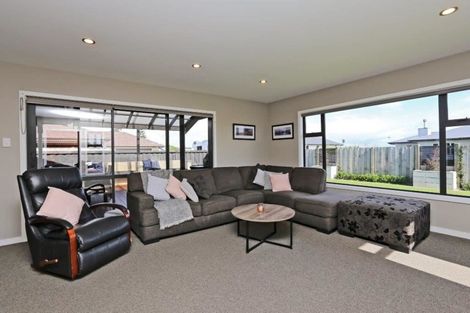 Photo of property in 1 Waitaha Place, Clive, 4102