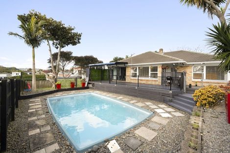 Photo of property in 21 Orams Road, Hillpark, Auckland, 2102