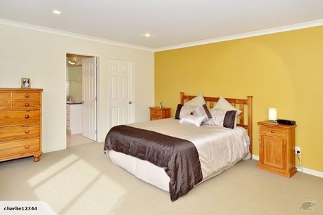 Photo of property in 10 Summerfield Lane, Albany, Auckland, 0632