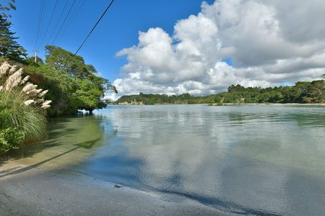 Photo of property in 219 Wade River Road, Wade Heads, Whangaparaoa, 0932