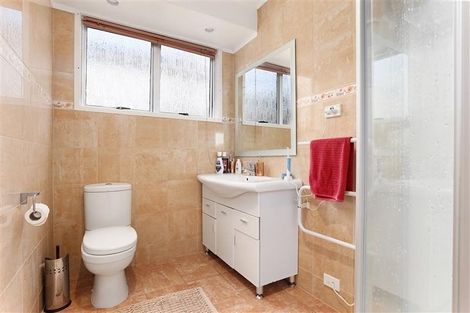 Photo of property in 17 Radiata Lane, Chatswood, Auckland, 0626