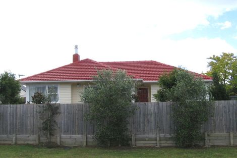 Photo of property in 29 Paragon Avenue, Beach Haven, Auckland, 0626