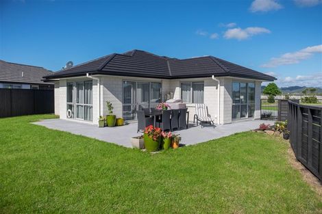 Photo of property in 2 Oscar Place, Whitianga, 3510