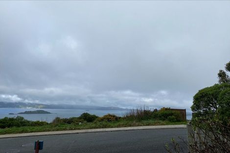 Photo of property in 5b Sunhaven Drive, Newlands, Wellington, 6037