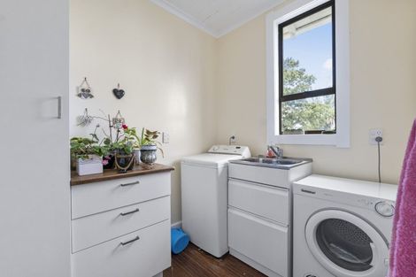Photo of property in 17 Graham Street, Eltham, 4322