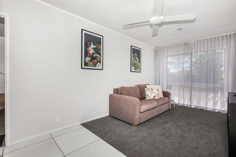 Photo of property in 37 Evanda Crescent, Conifer Grove, Takanini, 2112