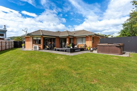 Photo of property in 8 Sapphire Grove, Birchville, Upper Hutt, 5018