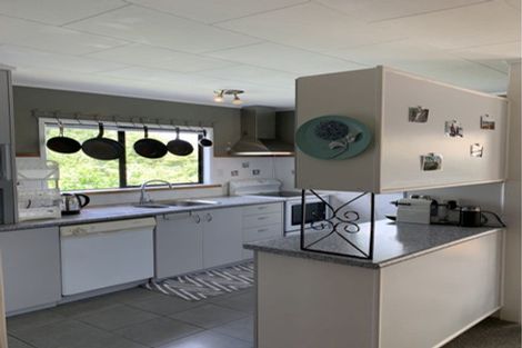 Photo of property in 10 Peterhouse Place, West Harbour, Auckland, 0618