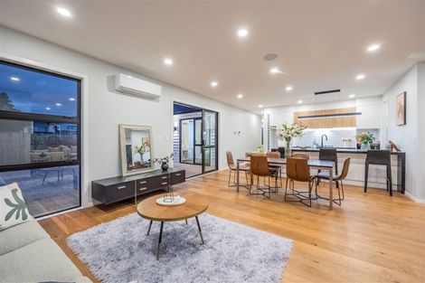 Photo of property in 22 Lewis Younie Road, Kumeu, 0810