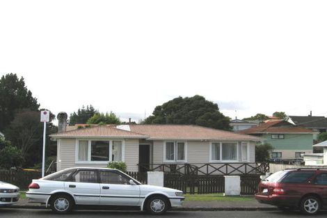Photo of property in 21 Ribblesdale Road, Henderson, Auckland, 0612