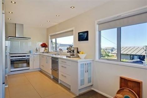 Photo of property in 2/91 Aberdeen Road, Castor Bay, Auckland, 0620