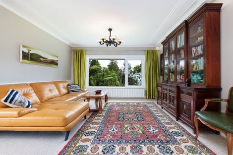 Photo of property in 408b Scenic Drive, Waiatarua, Auckland, 0612