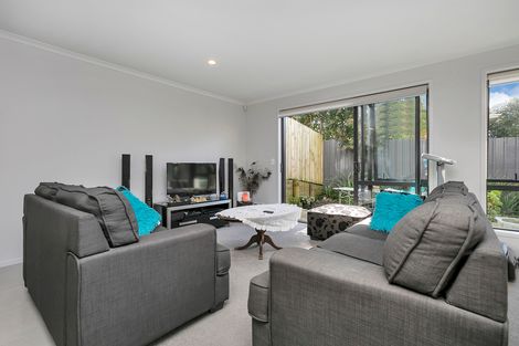 Photo of property in 12 Akeake Lane, Manurewa, Auckland, 2102