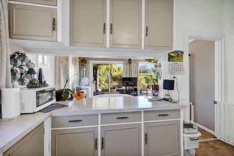 Photo of property in 13 Disraeli Street, Hawera, 4610