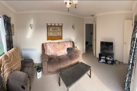 Photo of property in 1/62 Aviemore Drive, Highland Park, Auckland, 2010