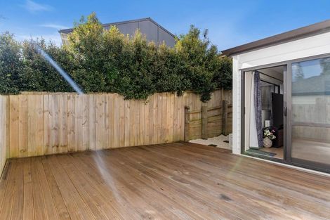 Photo of property in 86a Kelman Road, Kelston, Auckland, 0602