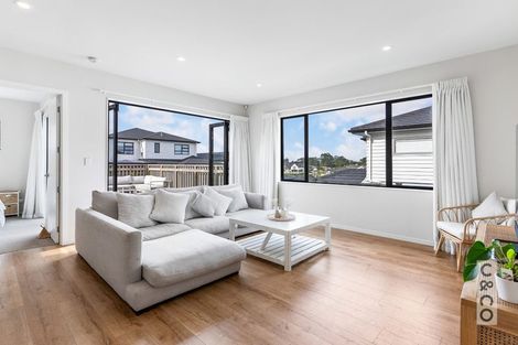 Photo of property in 5 Byron Drury Way, Riverhead, 0820