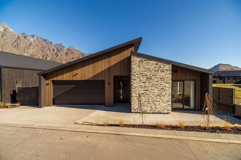 Photo of property in 1 Centurion Court, Jacks Point, 9371