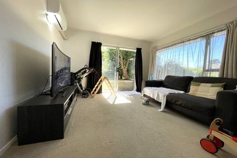 Photo of property in 2/123a Gossamer Drive, Pakuranga Heights, Auckland, 2010