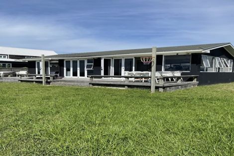 Photo of property in 107 Karewa Parade, Papamoa Beach, Papamoa, 3118