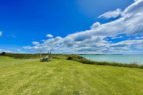 Photo of property in 964 Waianakarua Road, Herbert, 9495