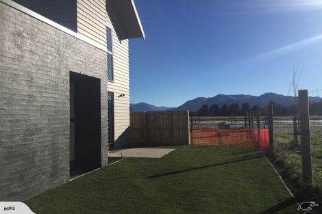 Photo of property in 6 Matakanui Lane, Wanaka, 9305