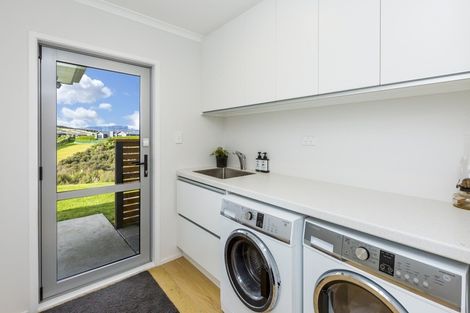 Photo of property in 33a Kenneth Gillies Way, Birchville, Upper Hutt, 5372