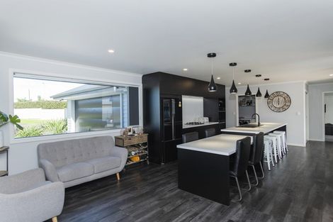 Photo of property in 15 Sterling Park, Lytton West, Gisborne, 4010