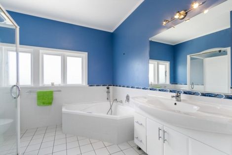 Photo of property in 18 Stanhope Grove, Korokoro, Lower Hutt, 5012