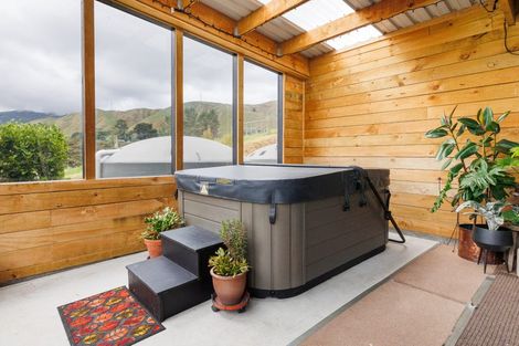Photo of property in 165 Albert Road, Tokomaru, Palmerston North, 4474
